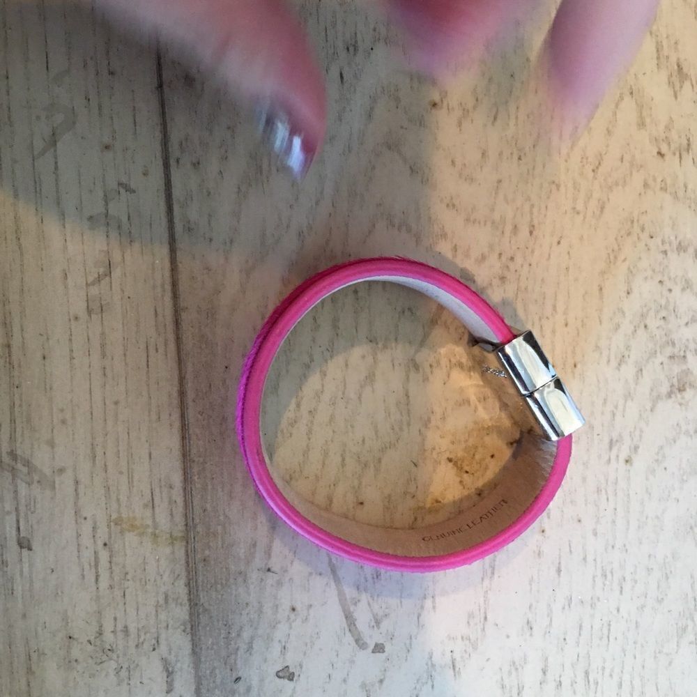 Haley Rustic Cuff Fuschia!! - Picture 5 of 7